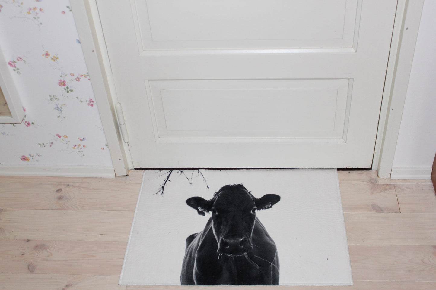 Nightcap, bathroom mat